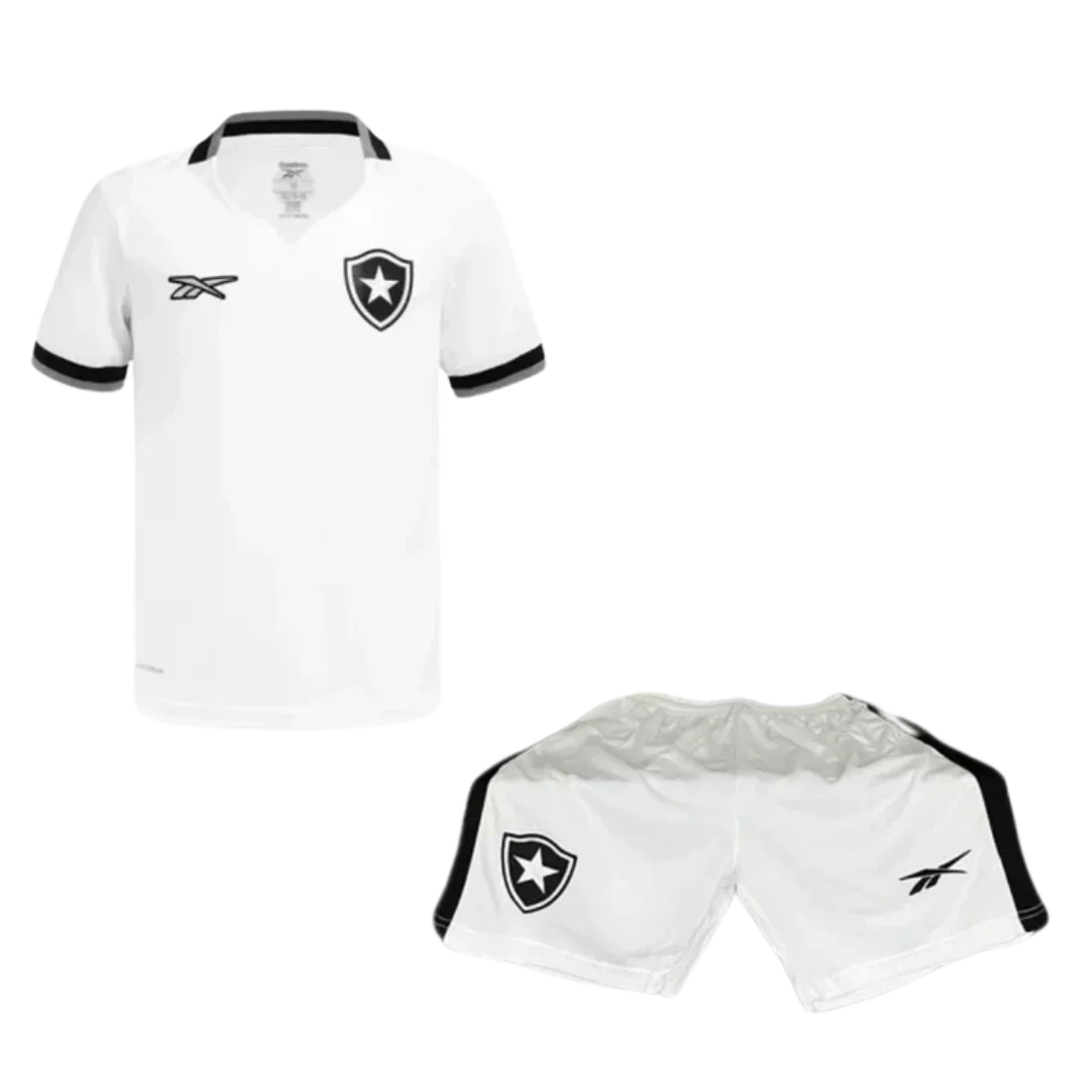 Kit infantil Fogão branco com camisa e shorts. Camisa branca, shorts brancos com detalhes pretos. Escudo de estrela branca.