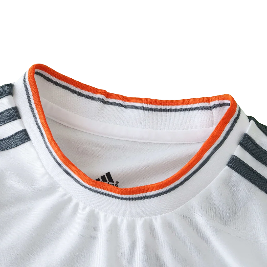 Camisa oficial Mini Mantos infantil kit branca Adidas. Gola listrada laranja e cinza