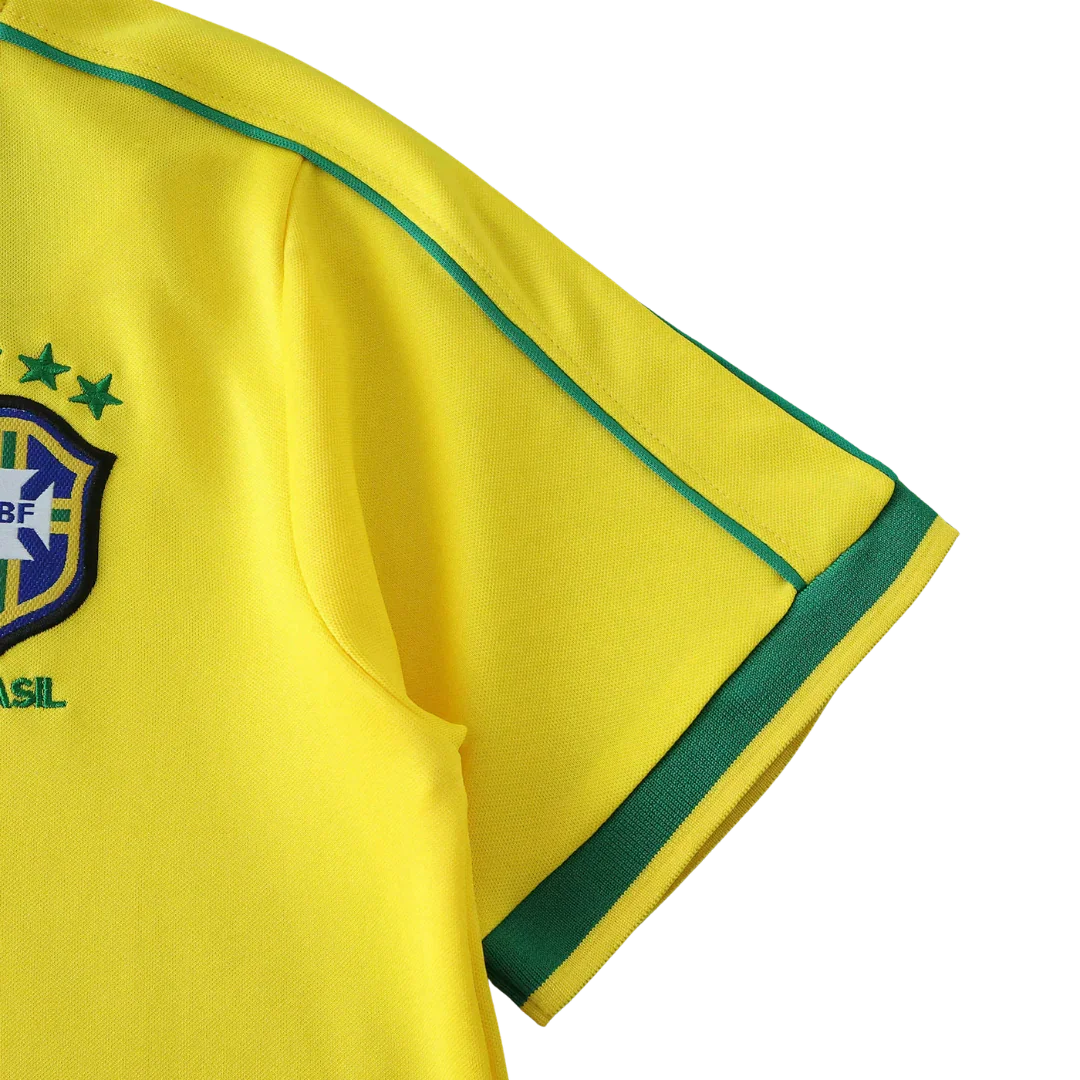 Camisa Brasil infantil oficial kit Mini Mantos amarela com detalhes verdes na manga