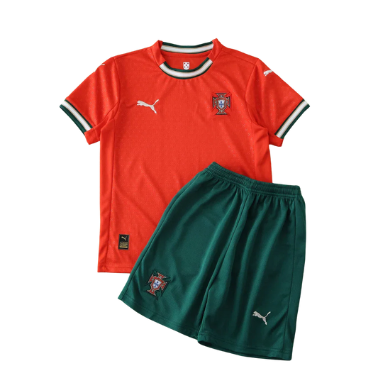 Kit infantil oficial Portugal Mini Mantos: camisa vermelha e shorts verde