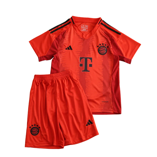 Kit oficial infantil Bayern de Munique laranja, camisa e shorts. Mini Mantos Adidas