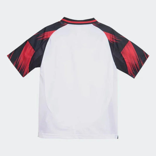 Camisa infantil oficial AC Milan kit Mini Mantos, branca com detalhes vermelhos e pretos, vista traseira