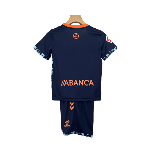 Kit infantil oficial Deportivo La Coruña Mini Mantos, camisa e shorts