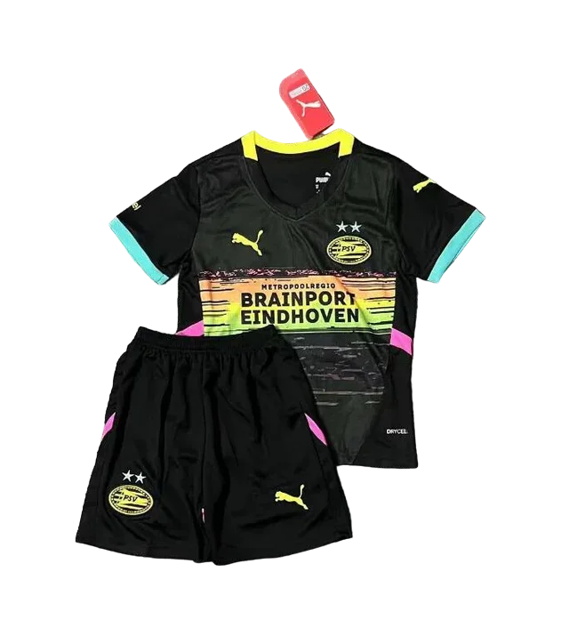 Kit infantil de futebol do PSV, camisa e shorts pretos com detalhes coloridos vibrantes, escudo PSV e logos Puma.