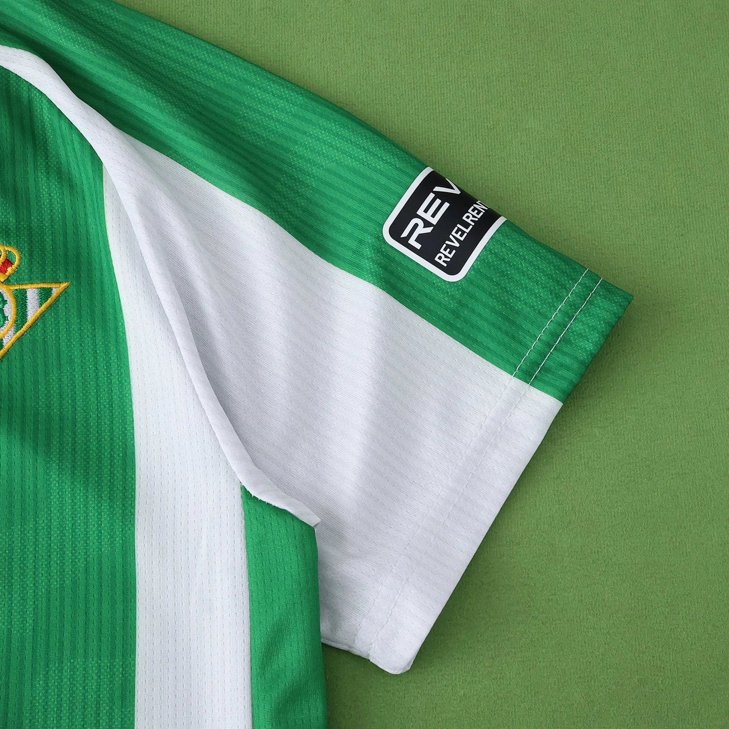 Mini Mantos: camisa oficial infantil Real Betis kit, verde e branca listrada com patrocínio na manga