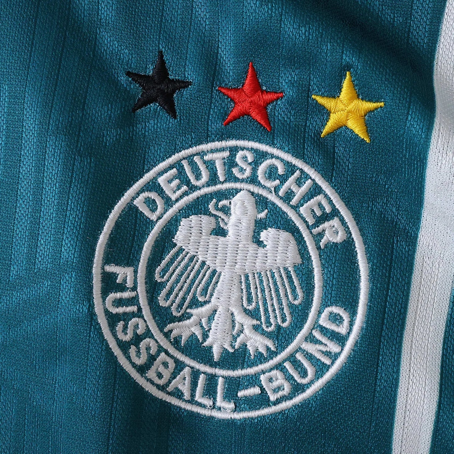 Mini Mantos kit infantil: camisa oficial da Alemanha com 3 estrelas