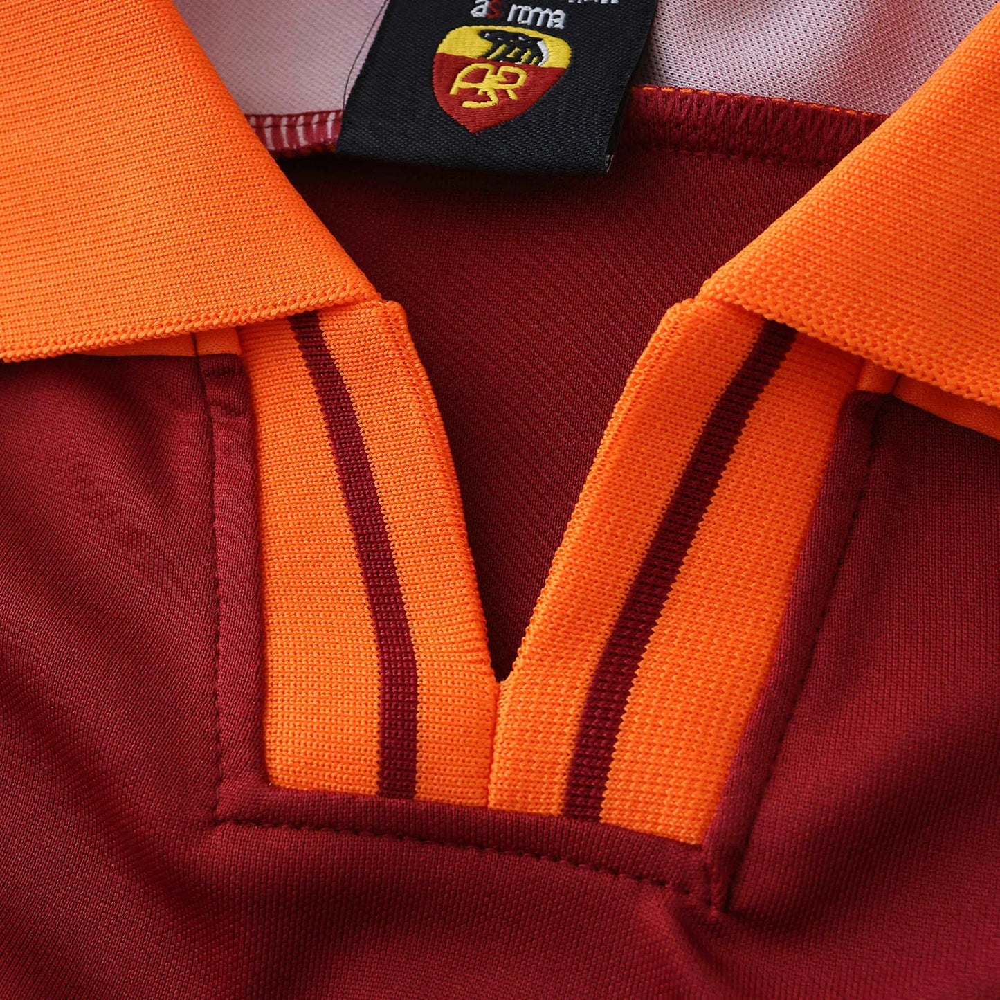 Kit Oficial Mini Mantos infantil camisa AS Roma, gola V borgonha e laranja