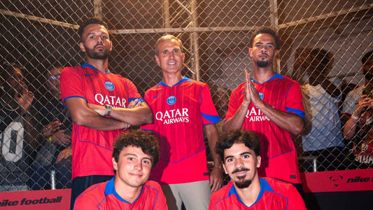 PSG lança 3ª camisa “Total 90” para 2025/2026 inspirada em icônico template