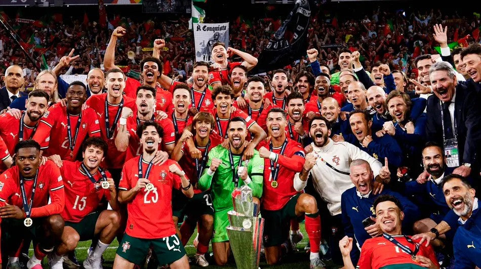Portugal é Campeão! Celebre a Glória com o Kit Infantil de Portugal na Mini Mantos!
