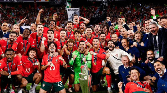 Portugal é Campeão! Celebre a Glória com o Kit Infantil de Portugal na Mini Mantos!