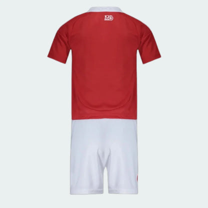 Kit oficial infantil Benfica, camisa Mini Mantos vermelha e shorts branco, visão traseira para pequenos fãs