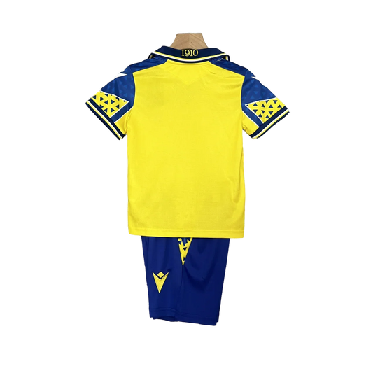 Kit infantil oficial Hellas Verona Mini Mantos, camisa e shorts amarelo e azul