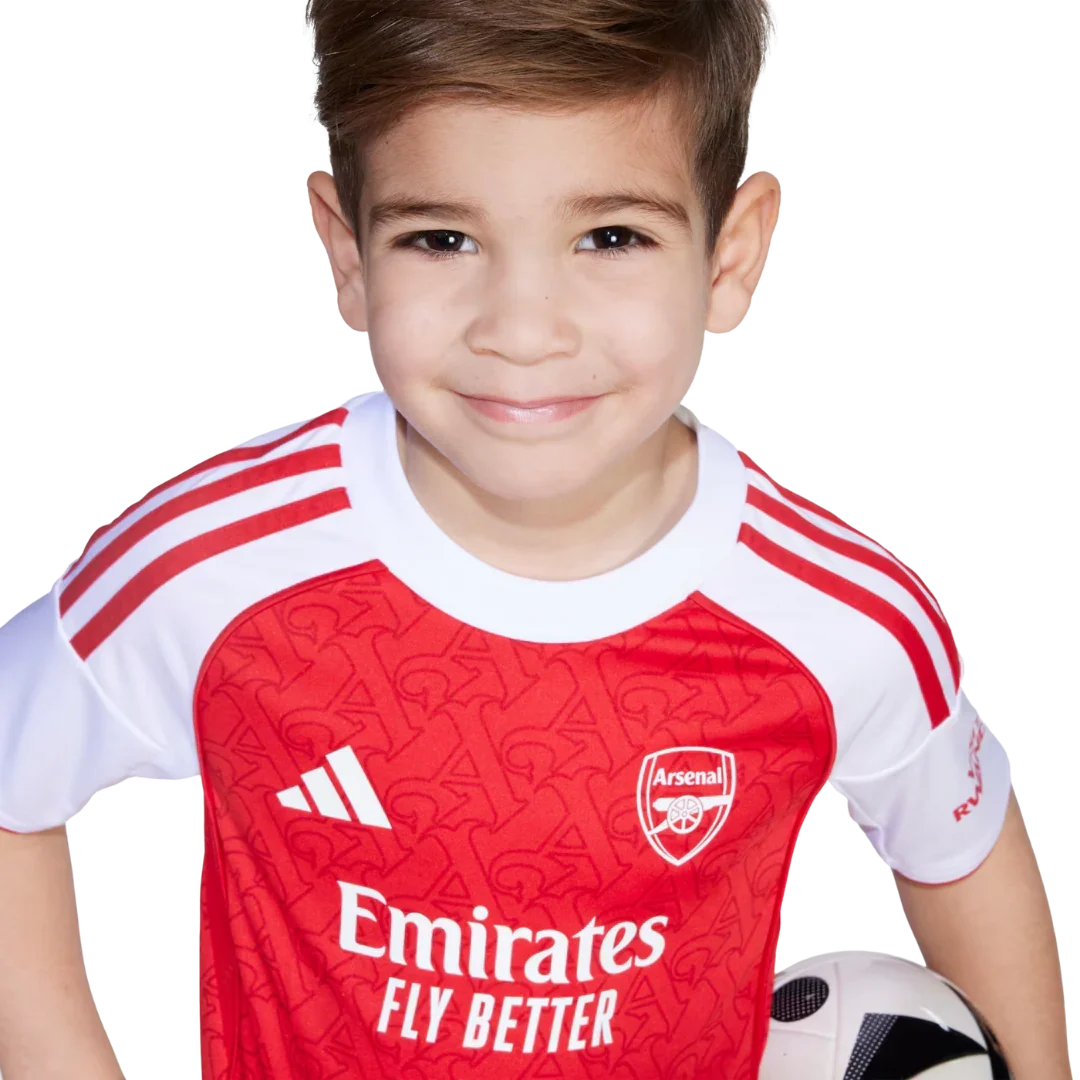 Kit camisa oficial Arsenal infantil Mini Mantos. Criança com o uniforme principal do Arsenal