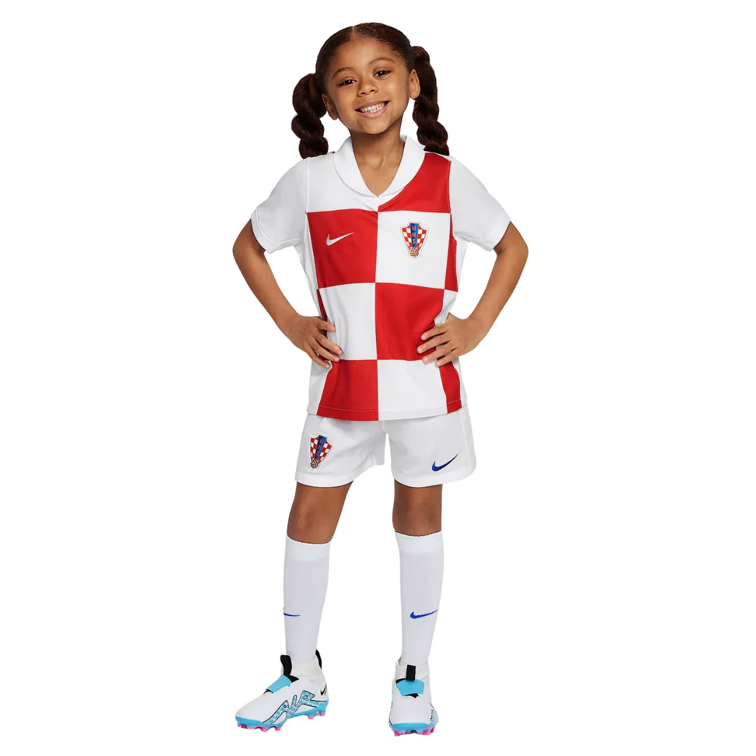 Mini Mantos: Kit infantil oficial Croácia, camisa e shorts. Perfeito para pequenos torcedores