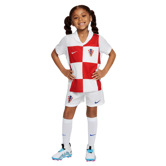 Mini Mantos: Kit infantil oficial Croácia, camisa e shorts. Perfeito para pequenos torcedores