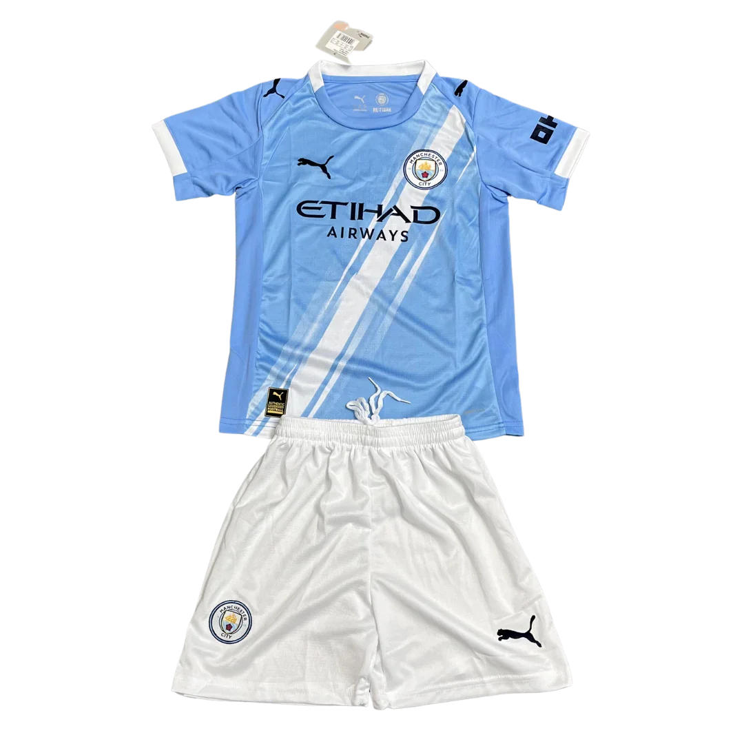 Kit infantil oficial Manchester City Mini Mantos, camisa e shorts