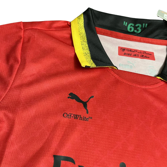Mini Mantos: Camisa oficial infantil AC Milan kit Puma Off-White. Vermelha, edição especial 2023