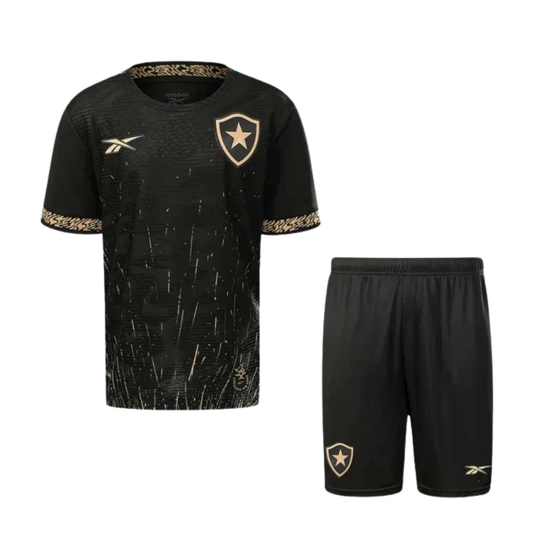 Kit infantil Fogão II 24/25 preto, detalhes dourados. Camisa e shorts com escudo do time e logos Reebok. Estampa animal print na gola e punhos.
