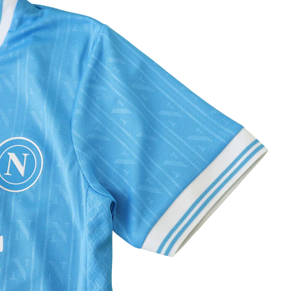 Mini Mantos: Camisa oficial infantil Napoli kit, azul celeste com logo N e detalhes na manga