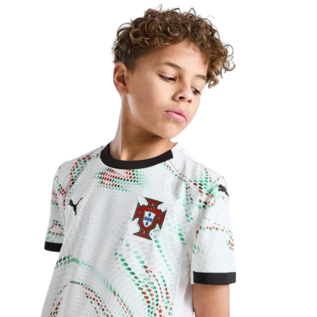 Mini Mantos infantil: camisa oficial kit Portugal, branca com detalhes em verde e vermelho