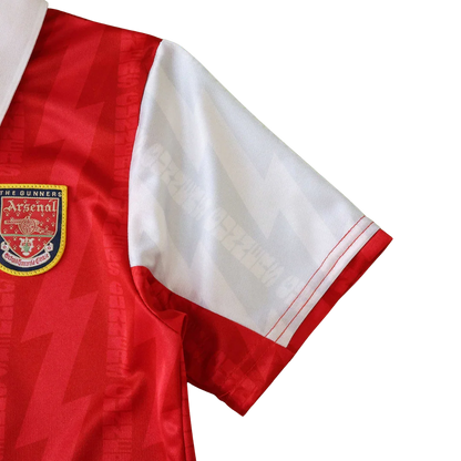 Camisa oficial infantil Arsenal Mini Mantos. Kit com escudo autêntico para pequenos Gunners