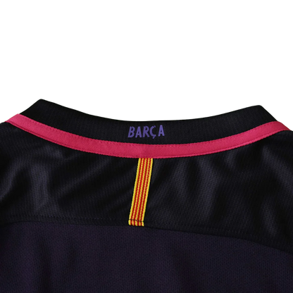 Camisa oficial FC Barcelona infantil kit Mini Mantos, detalhes da gola e Senyera