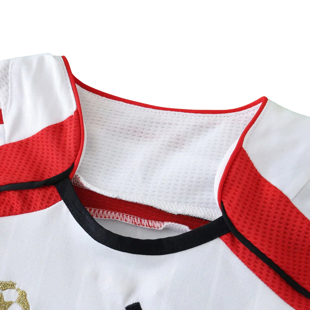 Camisa oficial infantil Bayern de Munique Mini Mantos kit, gola branca e detalhes em vermelho