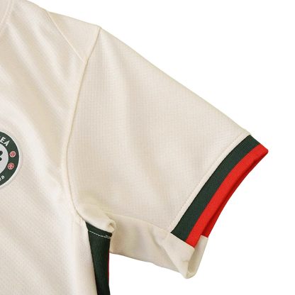 Camisa oficial infantil kit Mini Mantos Cittadella branca, detalhe manga com faixas verde e vermelha