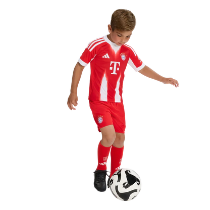 Kit infantil oficial Bayern Munich Mini Mantos, camisa e shorts, criança jogando bola