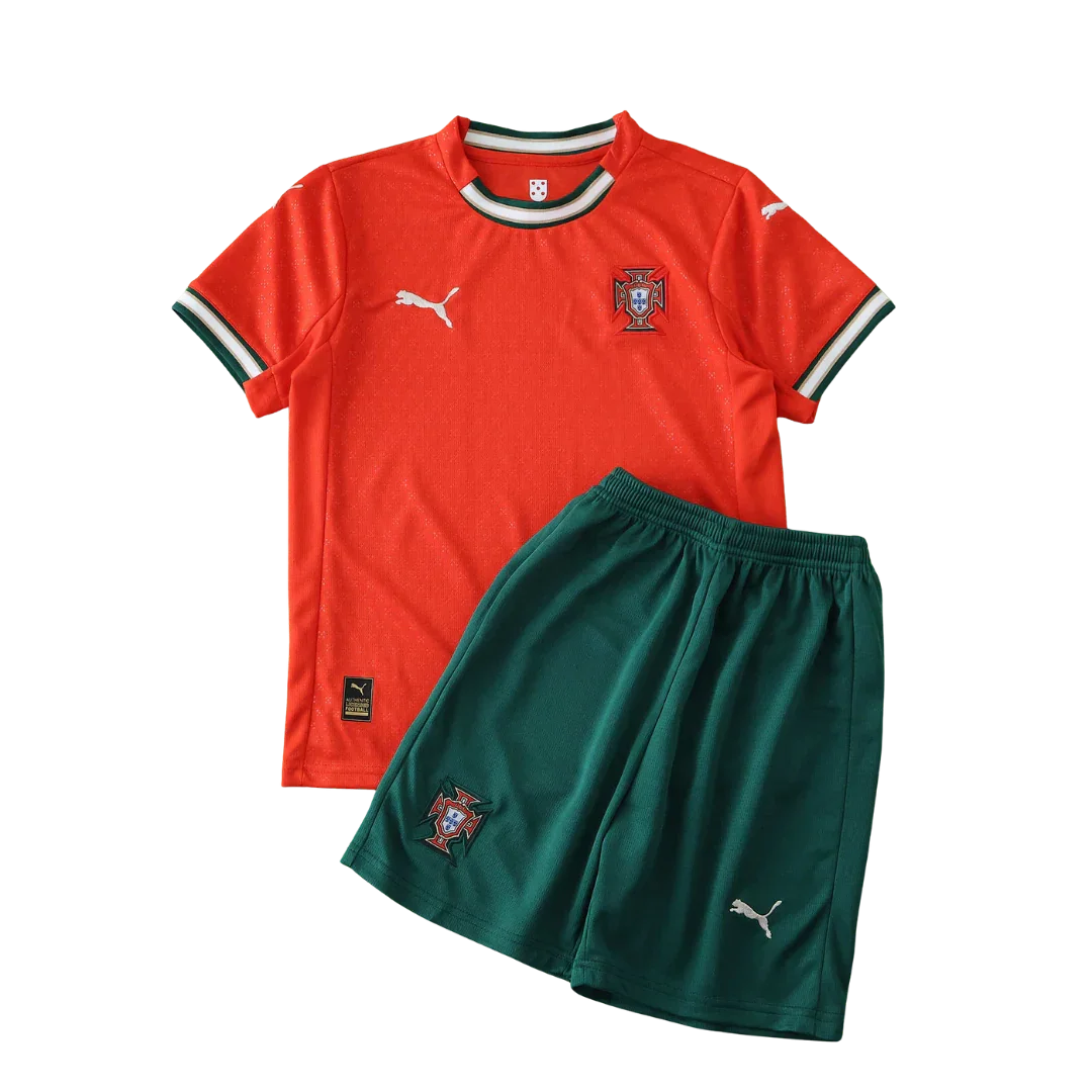 Kit infantil oficial Portugal Mini Mantos: camisa vermelha e shorts verde