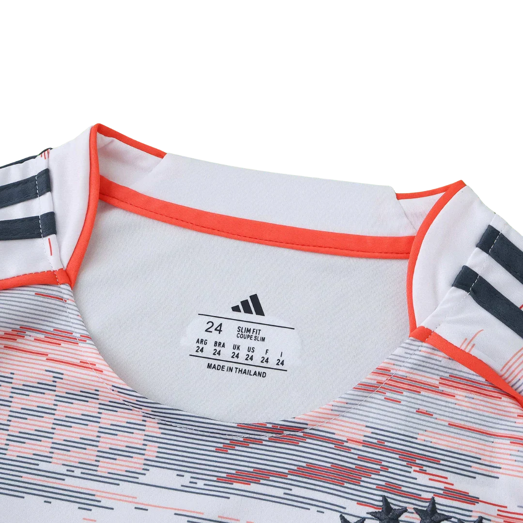 Kit Mini Mantos infantil oficial do Manchester United, camisa com tag interna, gola com filete laranja