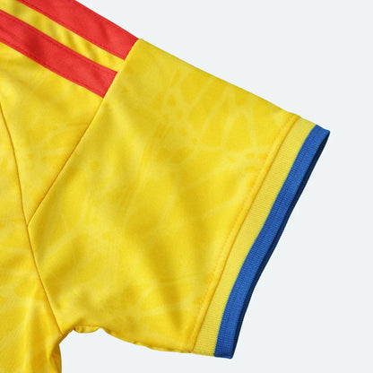 Mini Mantos: camisa oficial infantil kit Colômbia, detalhe ombro e manga amarelo, listras vermelhas e punho azul e amarelo