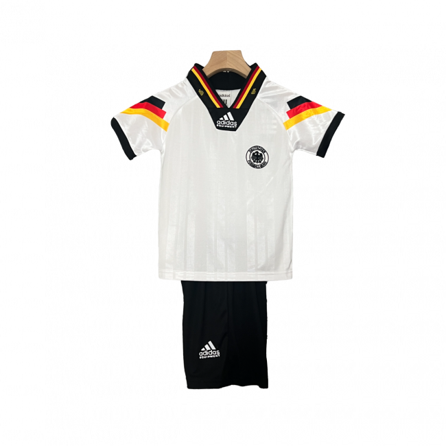 Camisa infantil retrô da Alemanha I 1992. Reviva os momentos clássicos. Compre já!