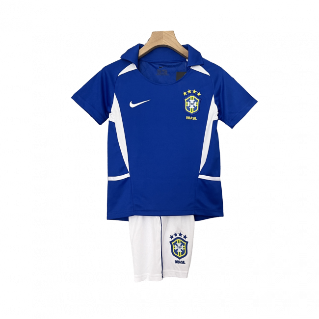 Camisa infantil retrô do Brasil II 2002. Estilo e nostalgia para os fãs. Compre agora!