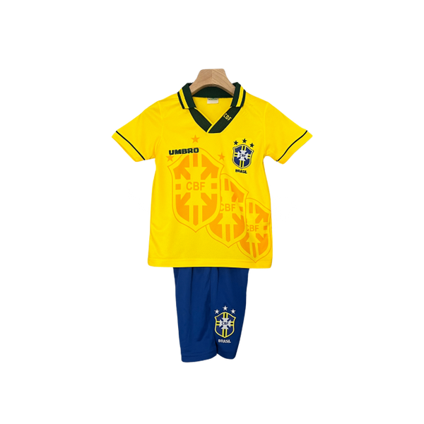 Camisa infantil retrô do Brasil I 1994. Estilo e nostalgia para os fãs. Compre agora!