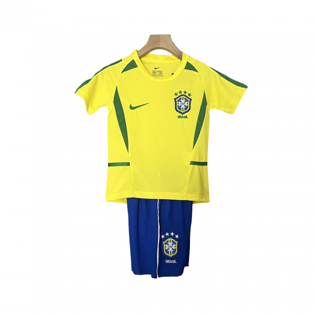 Camisa infantil retrô do Brasil I 2002. Estilo e nostalgia para os fãs. Compre agora!