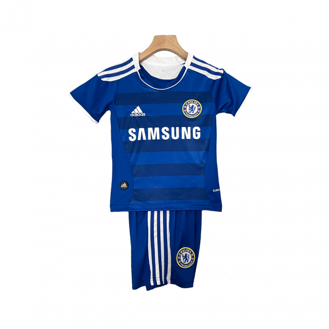 Camisa infantil retrô do Chelsea I 2012. Reviva os momentos clássicos. Compre já!
