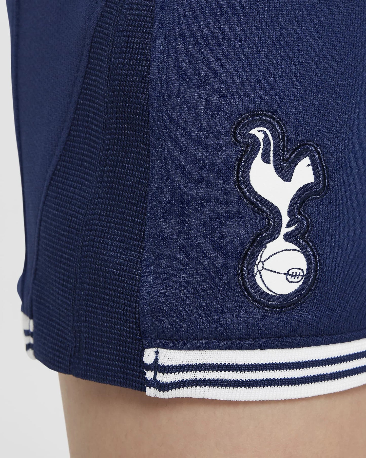 Shorts azul marinho infantil oficial Tottenham Hotspur do kit Mini Mantos camisa, detalhe bordado