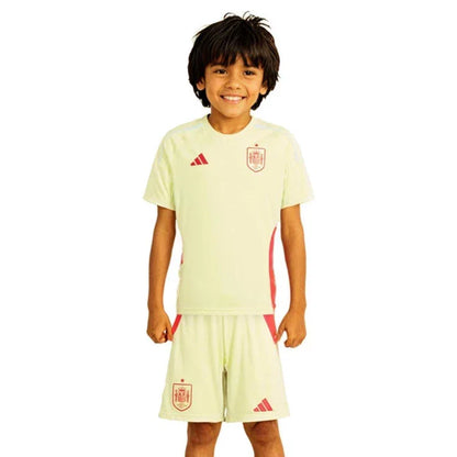 Mini Mantos: Kit infantil oficial Espanha, camisa e shorts verde para pequenos torcedores