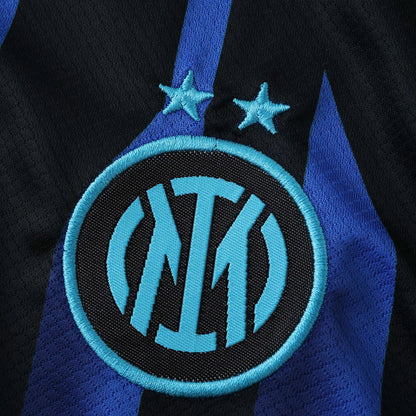 Camisa oficial Mini Mantos Inter Milan infantil kit, listras azuis e pretas, escudo bordado com estrelas