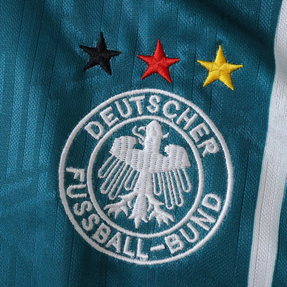 Mini Mantos kit infantil: camisa oficial da Alemanha com 3 estrelas