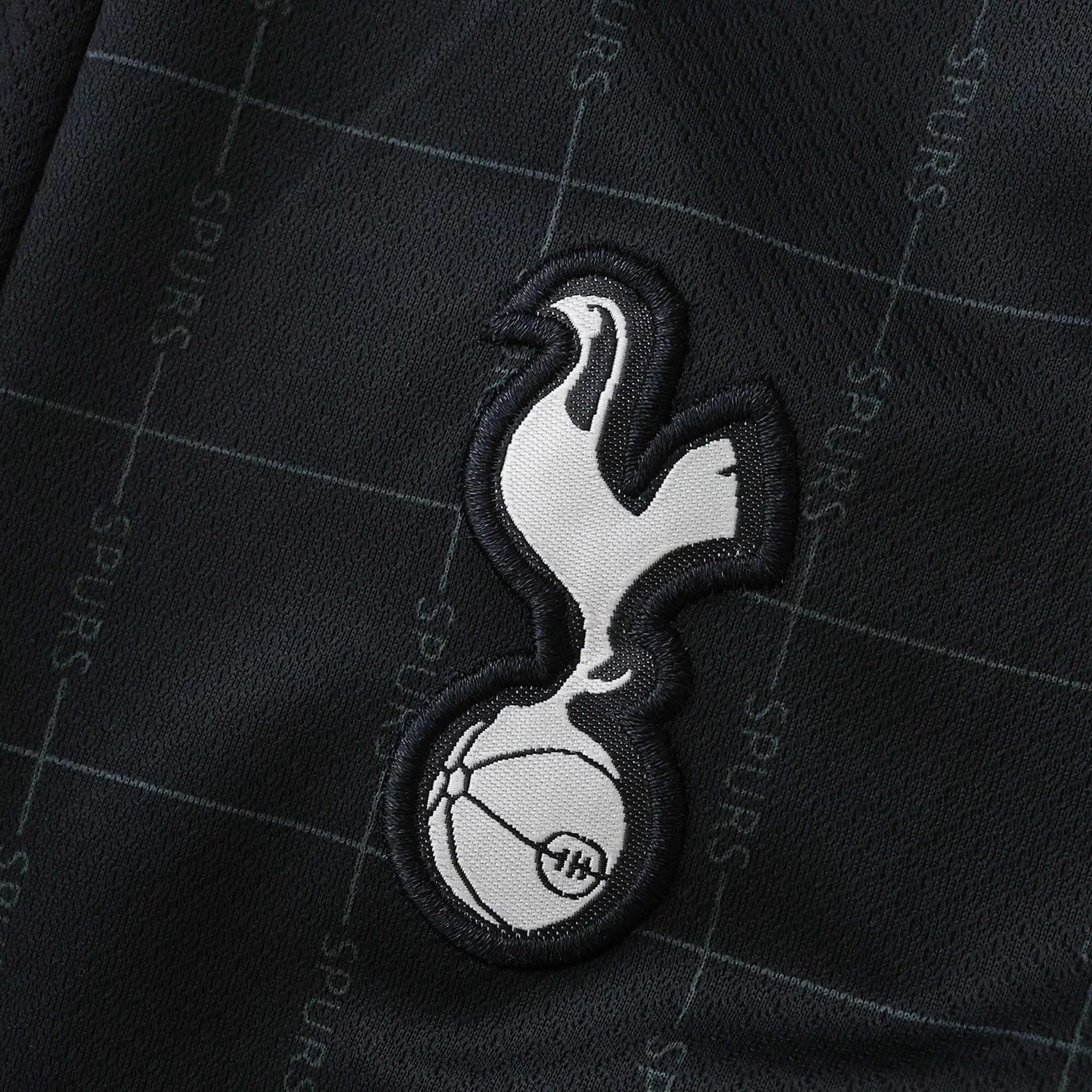 Kit camisa infantil oficial Tottenham Mini Mantos, escudo bordado e logo SPURS na trama