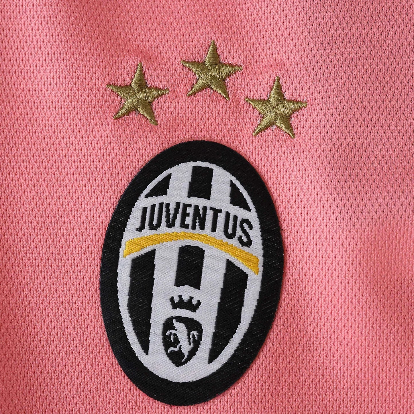 Kit camisa oficial Juventus infantil Mini Mantos rosa, com o emblema do time e estrelas douradas