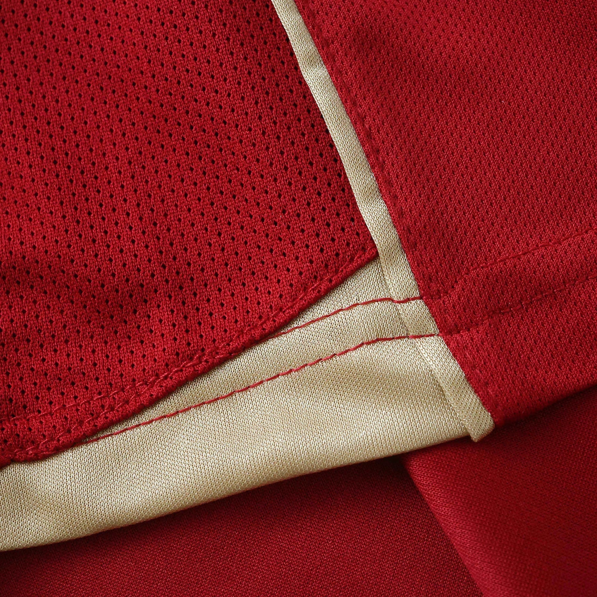 kit camisa oficial infantil Mini Mantos da Roma em vermelho e dourado com tecido respirável