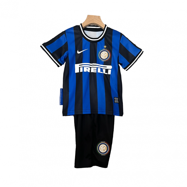Camisa infantil retrô do Inter de Milão I 09/10. Reviva os momentos clássicos. Compre já!