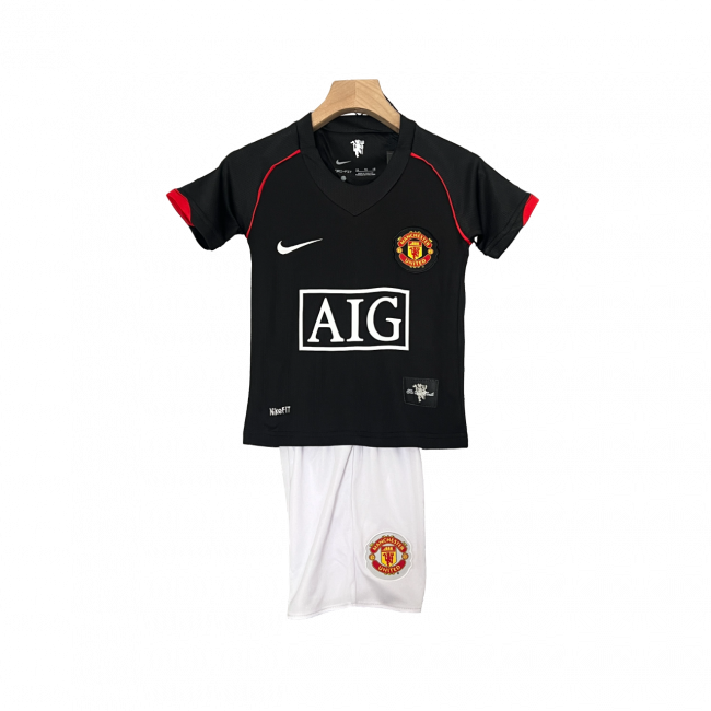 Camisa infantil retrô do Manchester United II 07/08. Reviva os momentos clássicos. Compre já!