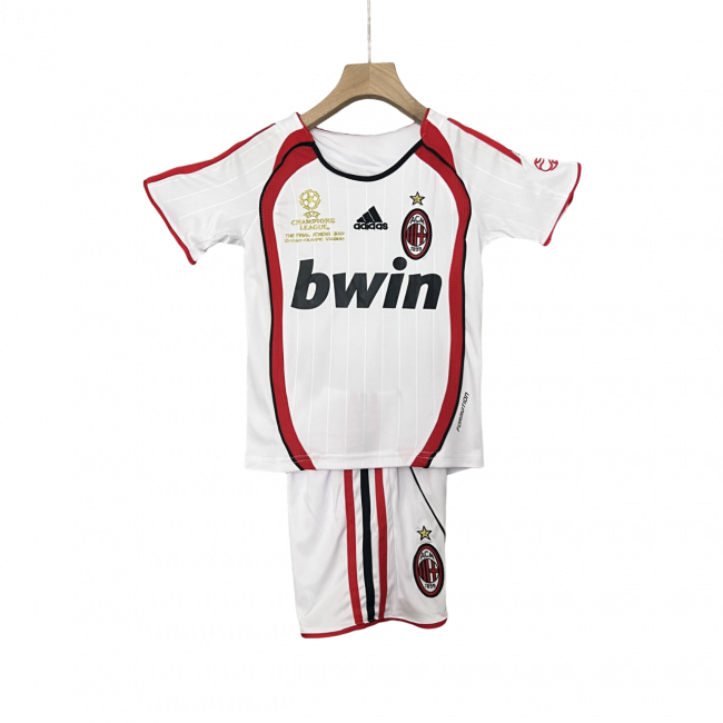 Camisa infantil retrô do Milan II 06/07. Estilo e nostalgia para os fãs. Compre agora!