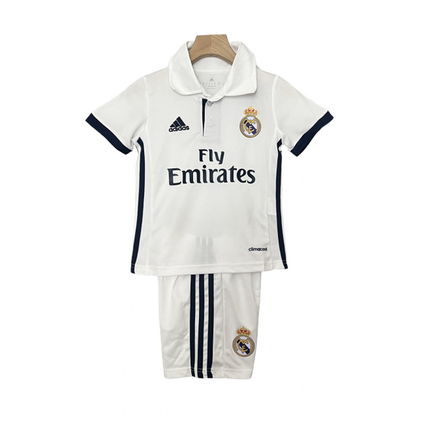 Camisa infantil retrô do Real Madrid I 16/17. Reviva os momentos clássicos. Compre já!